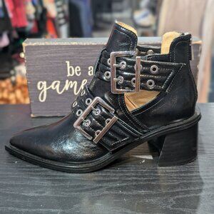 Steve Madden Grazia Black Leather Bootie